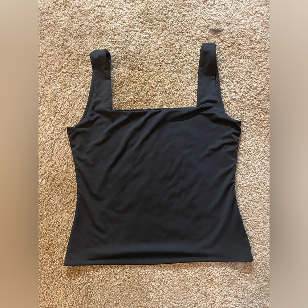 Black tank top - Picture 3 of 8